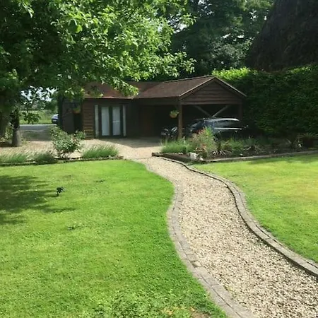 Winterborne Lodge Blandford Forum Exterior photo